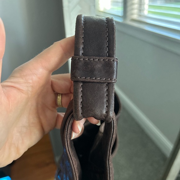 Lockheart Embroidered Shoulder Bag - Picture 5 of 9